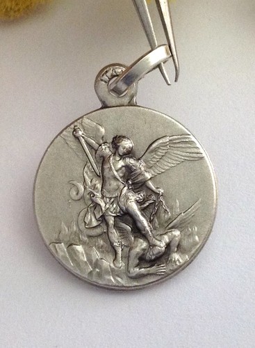 Petite médaille saint michel - "saint,