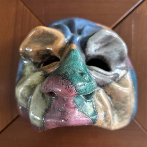 Masque i t - i,