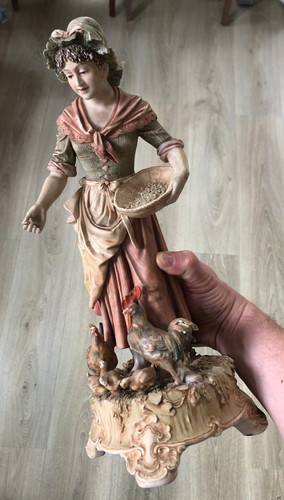Belle sculpture femme - sculpture, poules