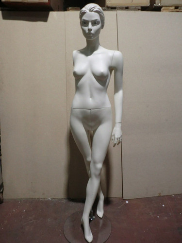 Mannequin vitrine poupée mode - vitrine,