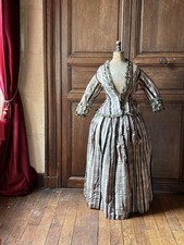 Robe Ancienne En Soie 1860
