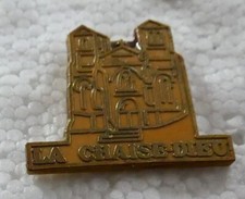 BEAU PIN'S VILLE LA CHAISE DIEU