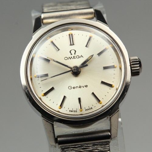 Montre manuelle femme vintage