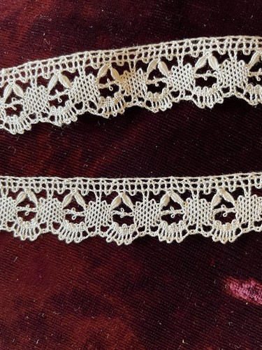 Ancienne dentelle puy - du,