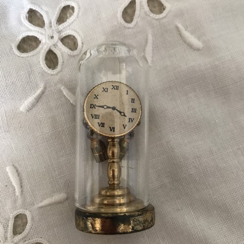 Maison poupée horloge - poupée;,