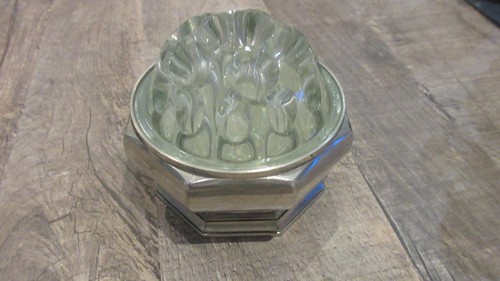 Pique fleurs etain - en, verre