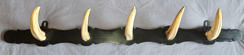 Ancienne patère bois - , noirci