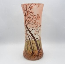 Grand vase en verre soufflé émaillé décor forêt d’Automne de Legras début XXème