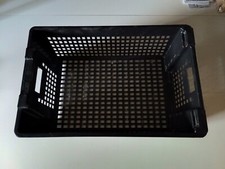 Caisse de transport gerbable et ajourée