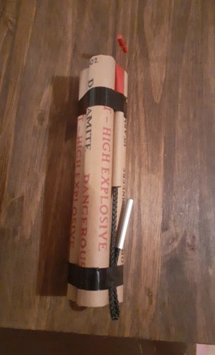 Reproduction bois dynamite - reproduction, en