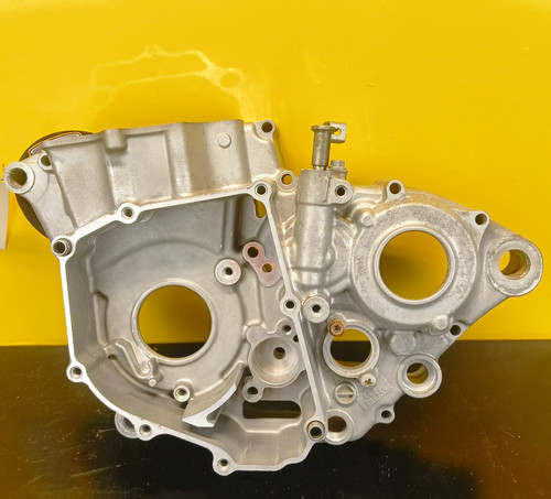 Carter moteur gauche - carter, suzuki