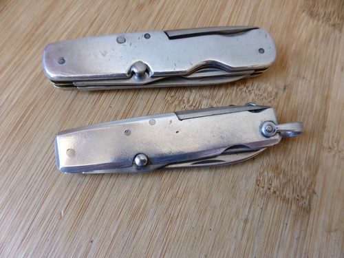 Lot anciens couteaux pliants
