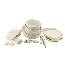 Ensemble De Casseroles Et De