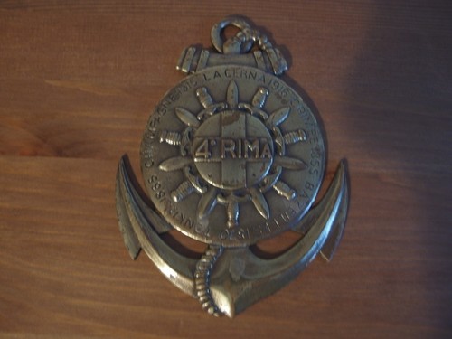 Plaque commémorative 4ème - du,