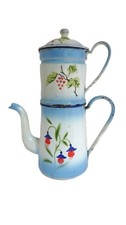 Art Déco, Art Populaire.  Cafetière ancienne en tôle émaillée, Décor floral