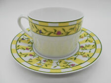 TASSE EN PORCELAINE ANCIENNE
