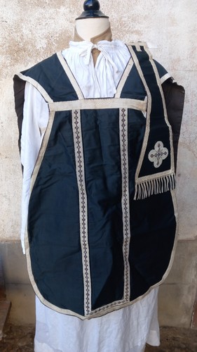 Chasuble prêtre vêtement - chasuble,