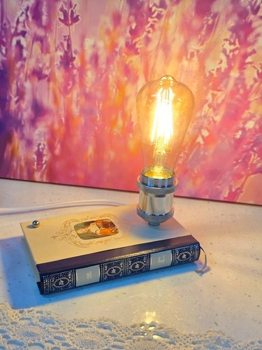 Lampe poser upcycling livre - à,