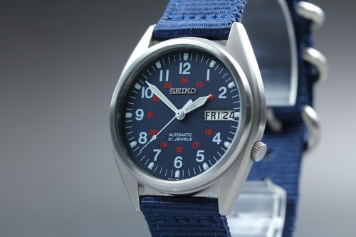 Presque comme neuf montre - [presque,