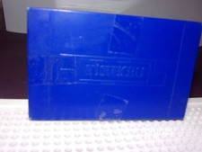 1 boite publicitaire verseuse