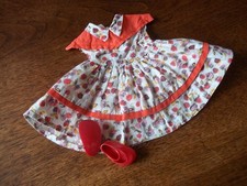 jolie robe et chaussures pour