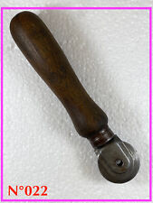 N°022 OUTIL à Roulette de