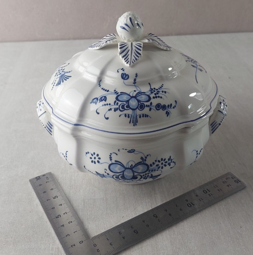 Ancienne soupière - , /