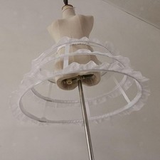 Jupon en dentelle à volants