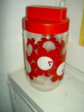 UN POT BOCAL verre de la