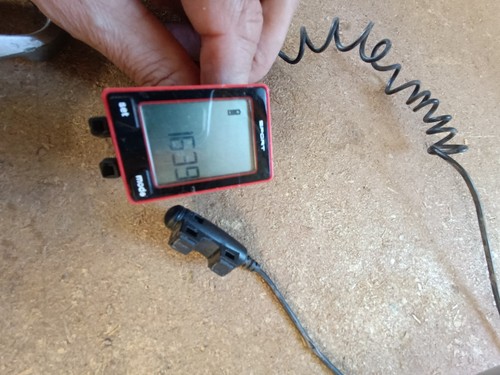 Compteur vélo fil - compteur, a