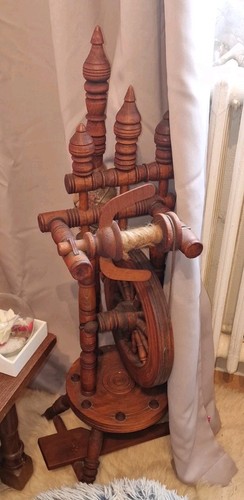 Rouet filer ancien bois - à,