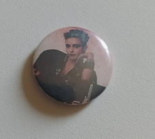 ANCIEN BADGE JEANNE MAS 1980's