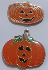 lot 2 halloween pumpkin pins