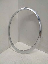 Enjoliveur de phare droit