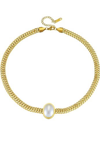 Collier doré avec perle