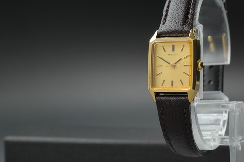 Vintage 1989 mint - 1989, quartz