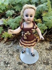 Poupée Mignonnette biscuit