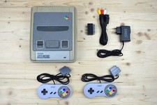 SNES - Super Nintendo Console with 2 Controllers (Used Condition)
