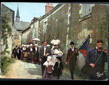 BEHUARD (49) WEDDING in traditional costume with VIOLIN MUSICIAN
