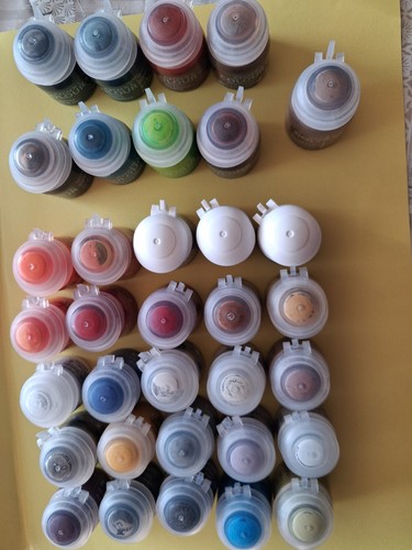 Lot pots peinture - 35,