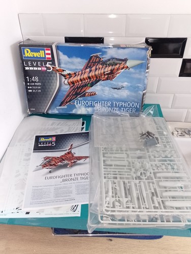 01042 maquette avion 48 - maquette, 1/48