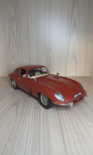 Jaguar type 18 bburago - type, 1/18