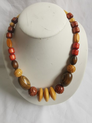 Collier perles différentes