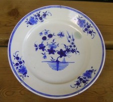 ASSIETTE  EN PORCELAINE TENDRE
