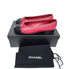 CHANEL Ballerines en agneau