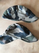 2 casquettes camouflées