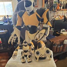 WowWee Robosapien V2 Humanoid Rare Yellow Robot No Remote Untested GOOD