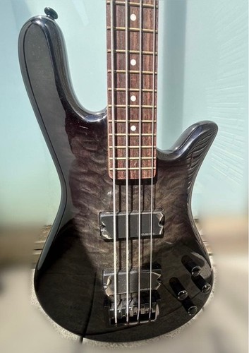 Guitare basse électrique 4 - basse,