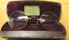 PINCE-NEZ ancien VERRES bombés percés sur plaqué OR ETUI métal  années 1900