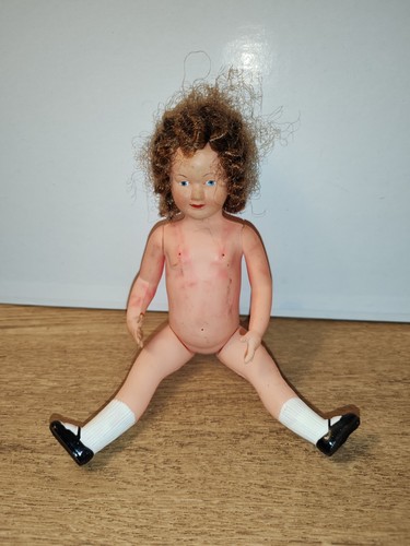 Ancienne petite poupée petit - ancienne,